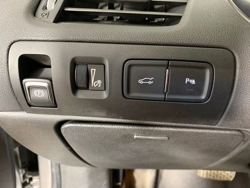 Used 2015 Chevrolet Impala LT w/ Convenience Package FWD image 34