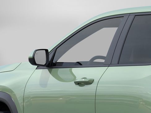 New 2026 Chevrolet Equinox LT image 12