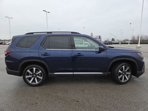 Used 2023 Honda Pilot Touring image 19