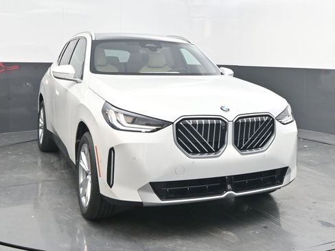 Certified 2025 BMW X3 xDrive30i w/ Premium Package image 9