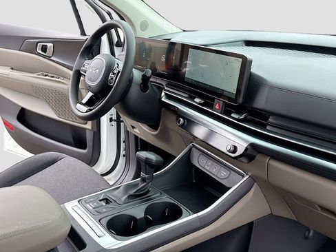 New 2026 Kia Carnival LX image 5