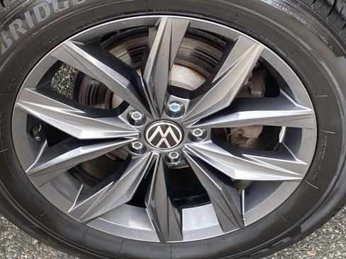 Used 2023 Volkswagen Tiguan SE AWD/4WD image 22
