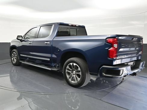 Used 2023 Chevrolet Silverado 1500 High Country w/ High Country Premium Package AWD/4WD image 3
