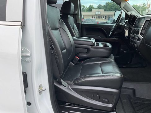 Used 2018 GMC Sierra 2500 SLT w/ Duramax Plus Package AWD/4WD image 16