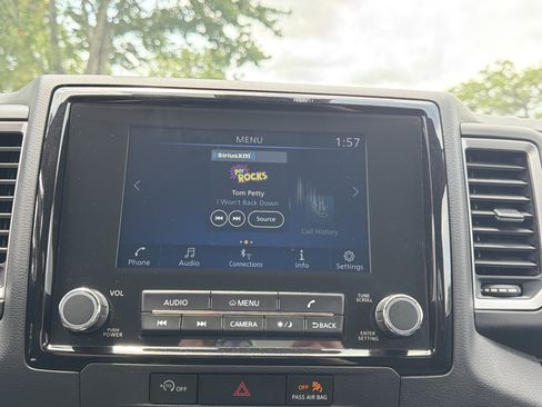 Used 2024 Nissan Frontier SV w/ SV Convenience Package RWD image 46