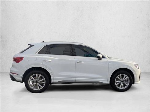 Used 2024 Audi Q3 2.0T Premium image 4
