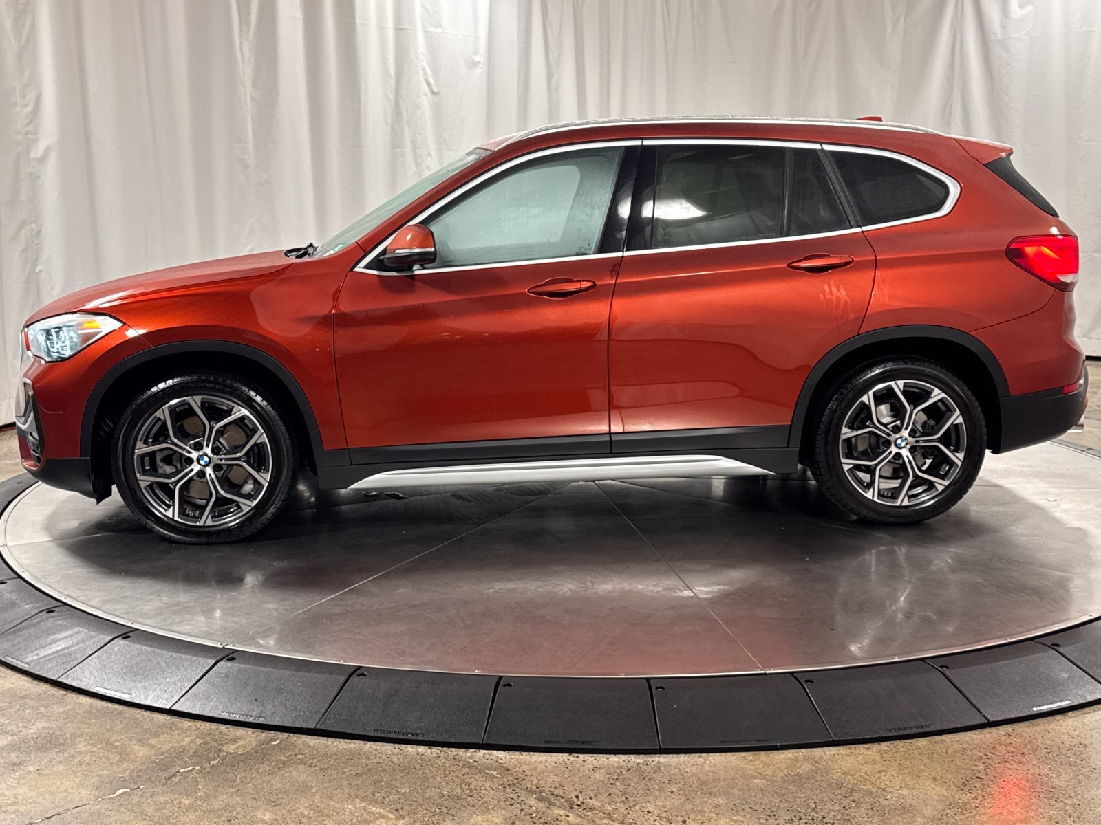 Used 2020 BMW X1 xDrive28i w/ Premium Package AWD/4WD image 8
