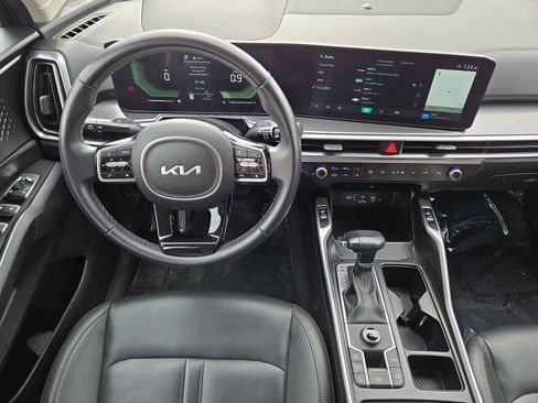 Used 2024 Kia Sorento S image 14
