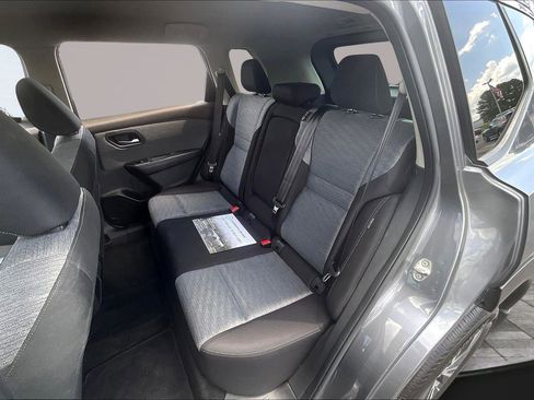 Used 2023 Nissan Rogue SV image 25