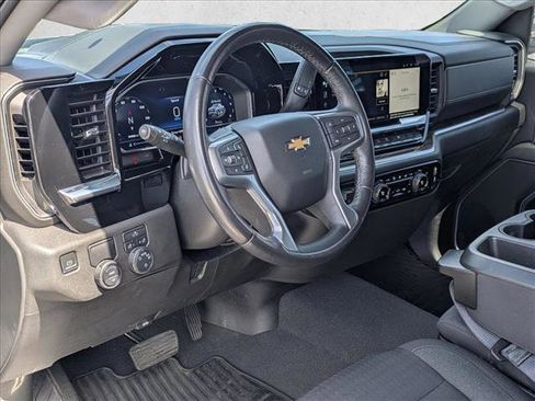 Used 2022 Chevrolet Silverado 1500 LT image 10