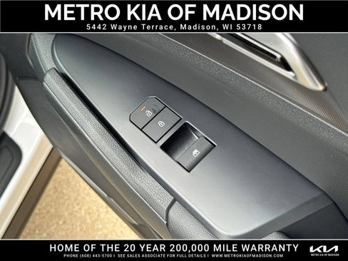 Used 2026 Kia Sportage EX FWD image 45