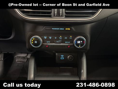 Used 2020 Ford Escape SE Sport FWD image 19
