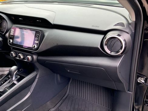 Used 2023 Nissan Kicks SV image 17