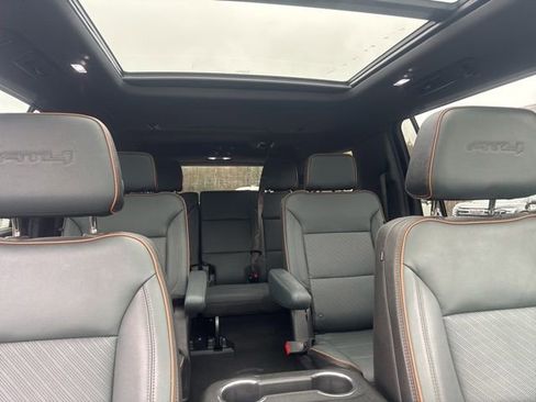 Used 2025 GMC Yukon XL AT4 AWD/4WD image 41