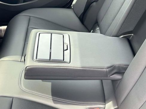Used 2023 BMW 330i xDrive Sedan AWD/4WD image 13