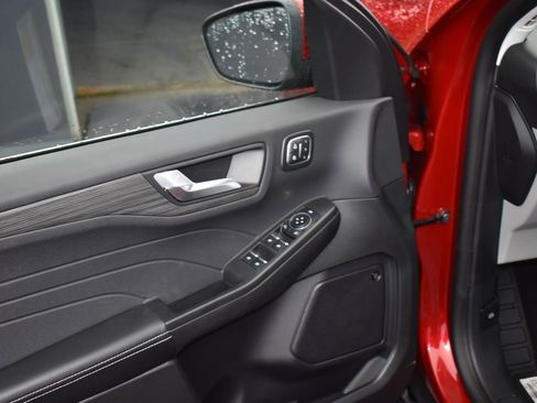 New 2025 Ford Escape SE w/ PHEV Premium Package image 18