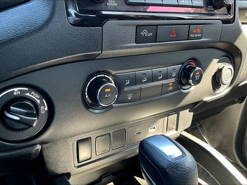Used 2023 Nissan Frontier SV w/ Tow Package image 14