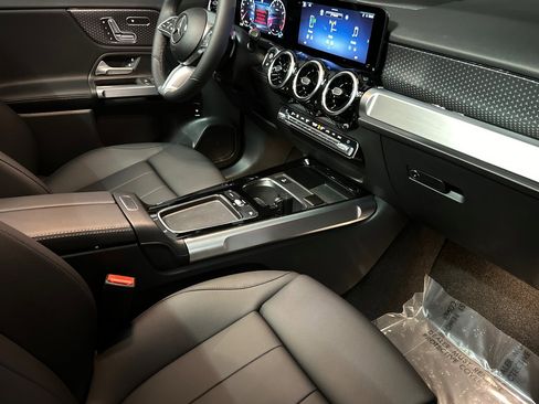 New 2026 Mercedes-Benz GLB 250 250 image 39