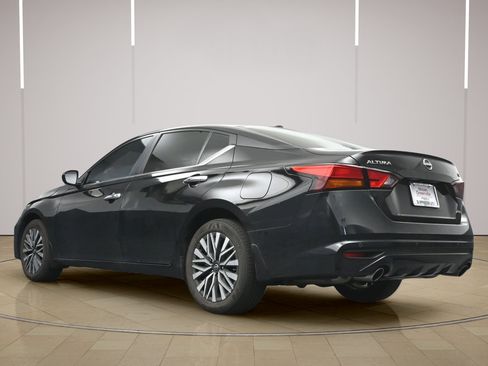 Certified 2024 Nissan Altima 2.5 SV w/ SV Premium Package AWD/4WD image 27