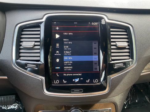 Used 2018 Volvo XC90 T6 Momentum w/ Convenience Package AWD/4WD image 33