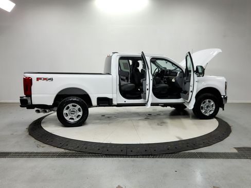 Used 2025 Ford F250 XLT w/ FX4 Off-Road Package AWD/4WD image 31