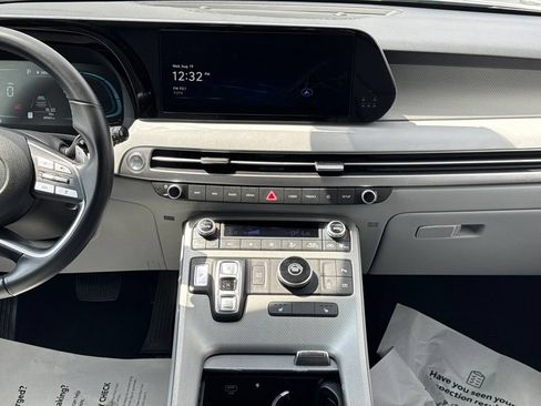 Used 2025 Hyundai Palisade SEL FWD image 19