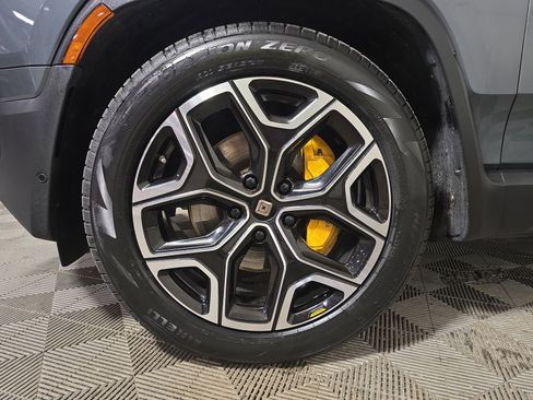 Used 2023 Rivian R1S Adventure image 9