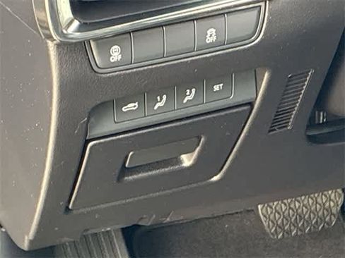 Used 2021 MAZDA MAZDA3 s image 29