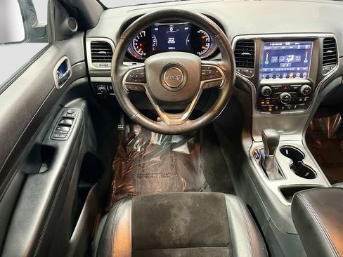 Used 2018 Jeep Grand Cherokee Altitude AWD/4WD image 21