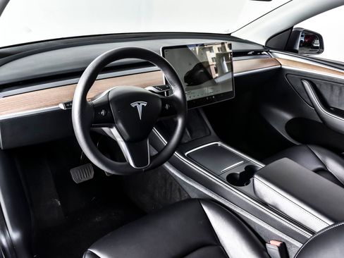 Used 2023 Tesla Model Y Long Range AWD/4WD image 16