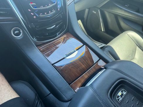 Used 2016 Cadillac Escalade 4WD image 37