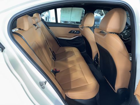 Certified 2025 BMW 330i Sedan image 12