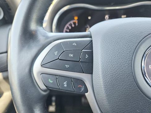 Certified 2022 Jeep Grand Cherokee Laredo X AWD/4WD image 19