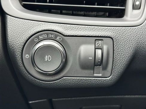 Used 2019 Buick Envision Essence image 29