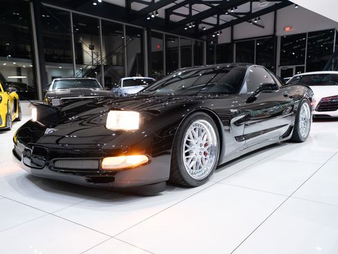 Used 2003 Chevrolet Corvette Z06 w/ Memory Package, 3 Drivers RWD image 34