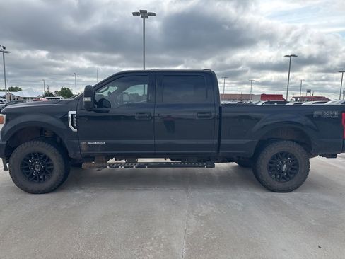 Used 2022 Ford F250 XLT w/ Black Appearance Package AWD/4WD image 12