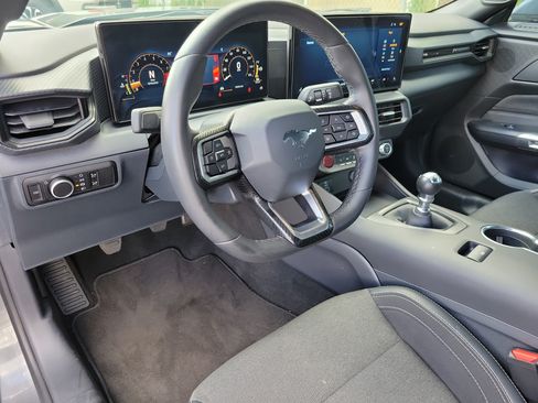 Used 2025 Ford Mustang GT RWD image 28