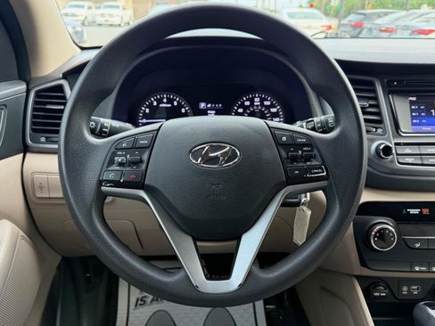 Used 2018 Hyundai Tucson SE FWD image 14