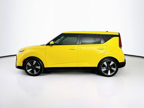 Used 2020 Kia Soul EX w/ Option Group 015 FWD image 4