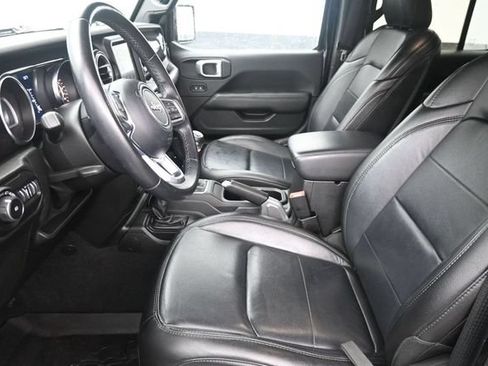 Used 2020 Jeep Wrangler Unlimited Sahara AWD/4WD image 9