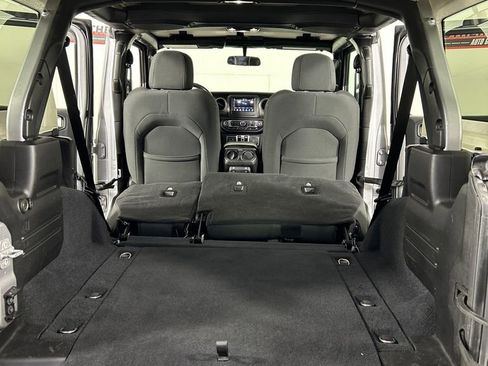 Used 2019 Jeep Wrangler Unlimited Sport S AWD/4WD image 21