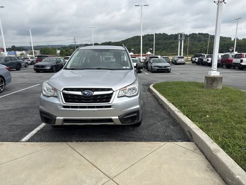 Used 2017 Subaru Forester 2.5i w/ Alloy Wheel Package AWD/4WD image 8