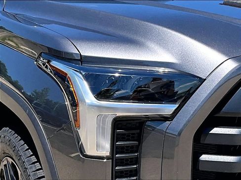 Used 2024 Toyota Tundra Limited AWD/4WD image 34