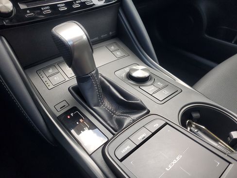 Certified 2022 Lexus IS 350 F Sport RWD image 33