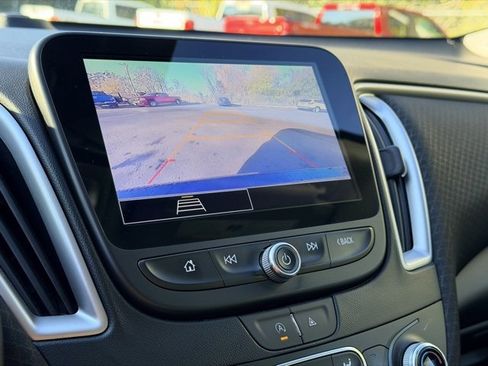 Used 2023 Chevrolet Malibu LT image 14