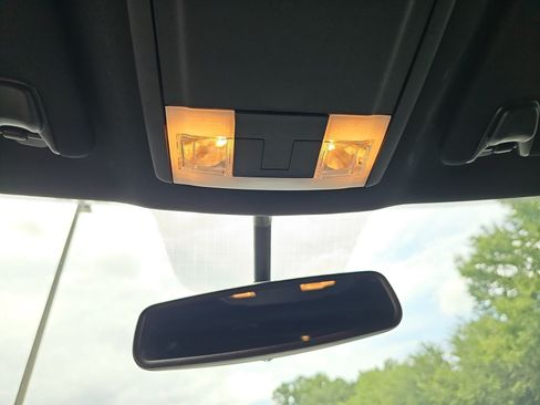 Used 2019 Ford Explorer XLT w/ Equipment Group 202A FWD image 33