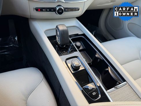 Used 2023 Volvo XC60 B5 Plus w/ Protection Package Premier image 20