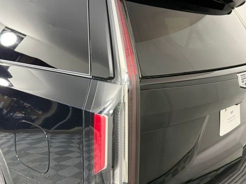 Used 2023 Cadillac Escalade Sport Platinum w/ LPO, ONYX Package image 13