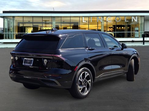 New 2025 Lincoln Nautilus Premier w/ Jet Appearance Package image 4