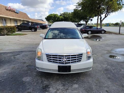 Used 2011 Cadillac DTS Limousine FWD image 5